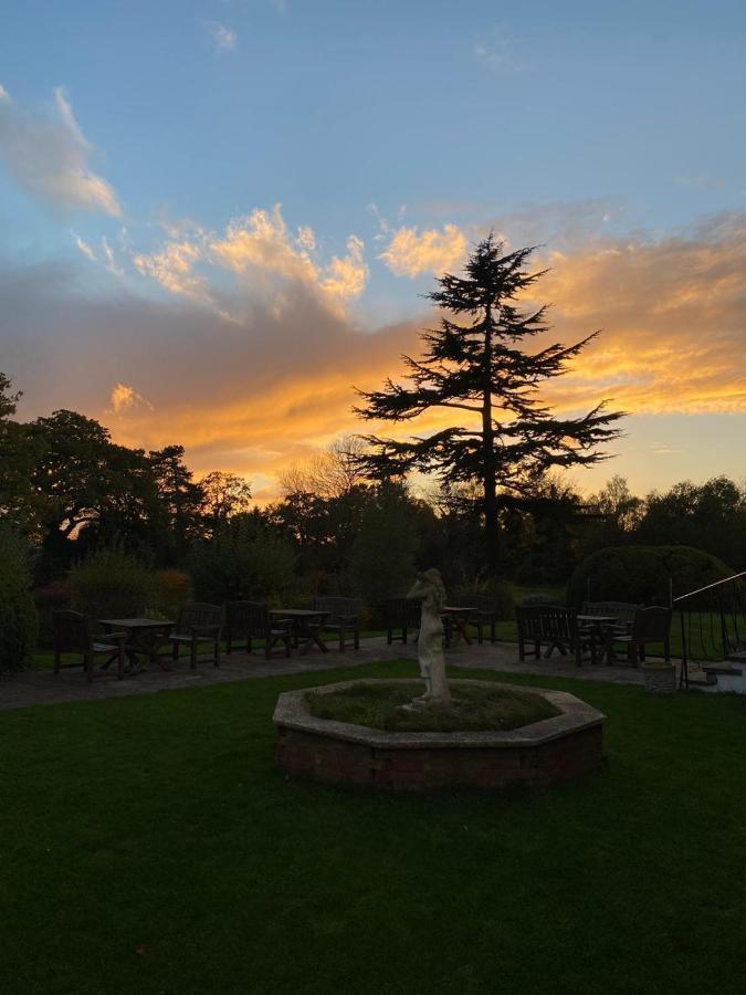 ホテル The Manor At Bickley ブロムリー エクステリア 写真