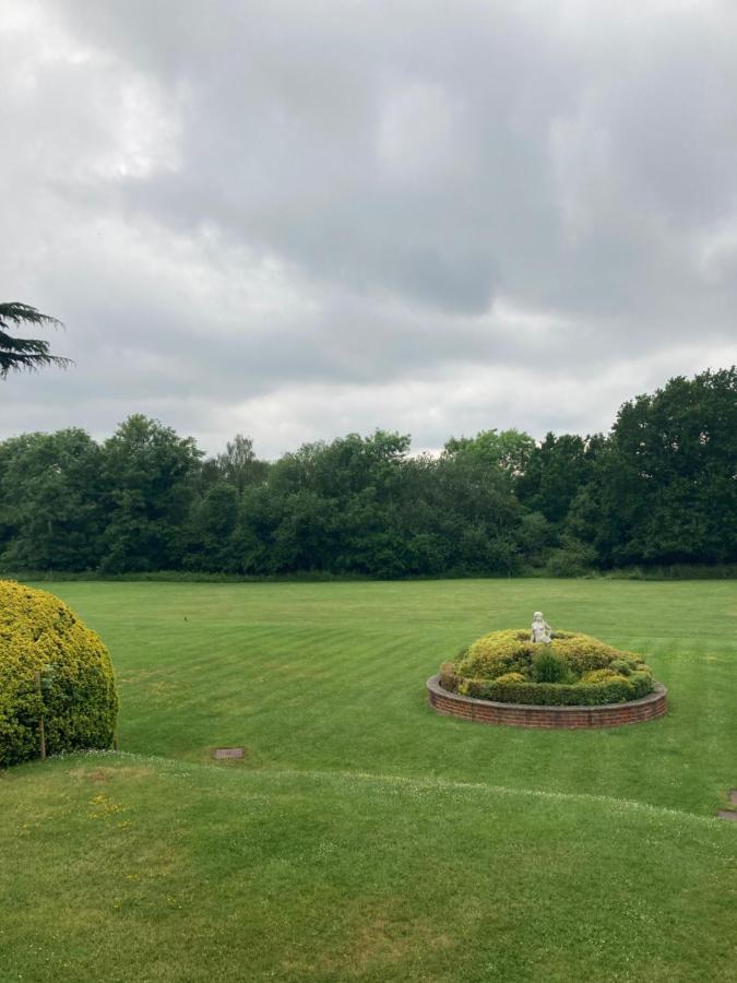 ホテル The Manor At Bickley ブロムリー エクステリア 写真